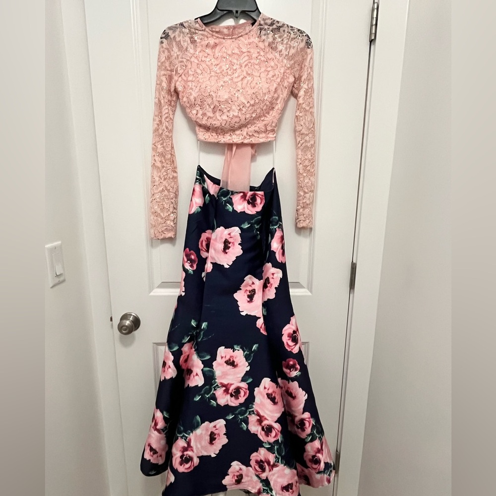 B Darlin Two Piece set Floral mermaid tailored skirt & lace top w/ pads